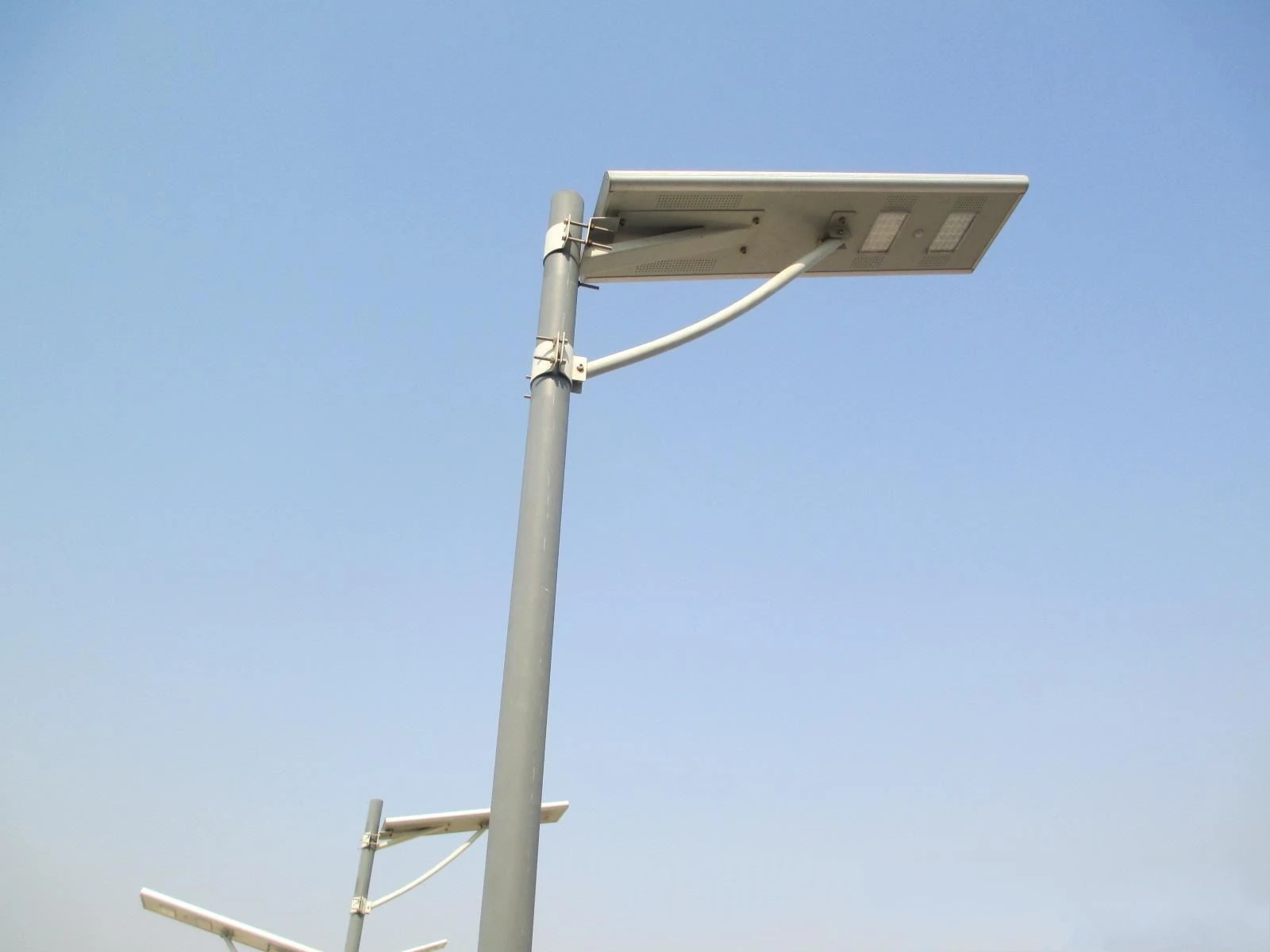 Faint o banel solar fyddai ar gyfer golau stryd solar 50w?